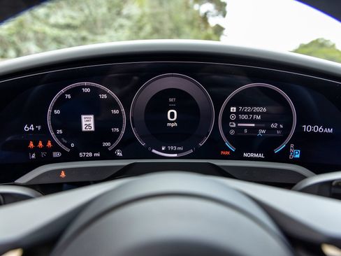 Certified 2025 Porsche Taycan AWD/4WD image 32