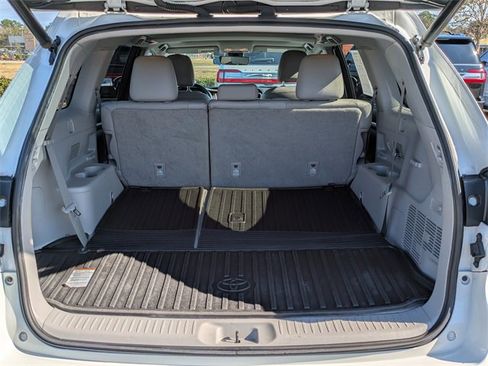 Used 2019 Toyota Highlander Limited image 13