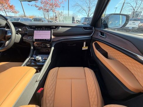 New 2025 Jeep Grand Cherokee L Summit image 15