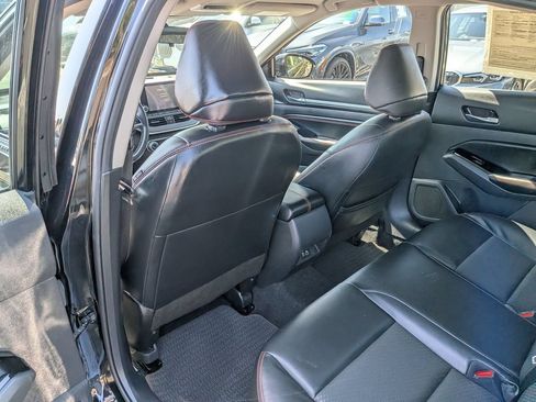 Used 2023 Nissan Altima 2.5 SR FWD image 12