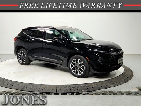 Used 2025 Chevrolet Blazer RS image 1