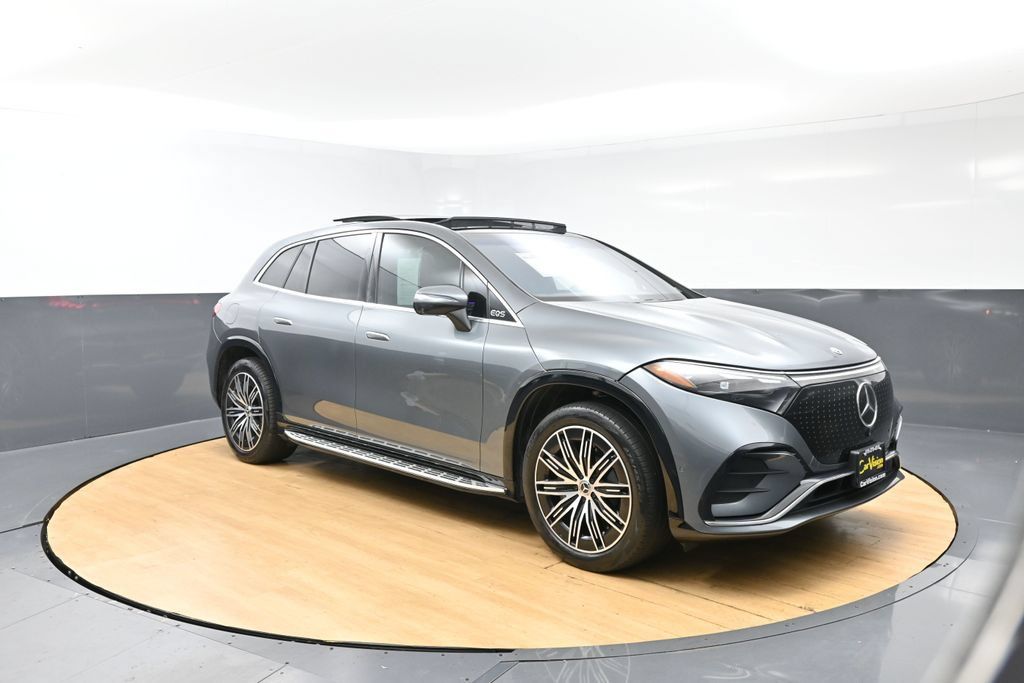 Used 2023 Mercedes-Benz EQS 580 4MATIC SUV image 4