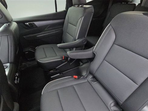 Used 2025 Buick Enclave Preferred w/ LPO, Floor Liner Package image 26