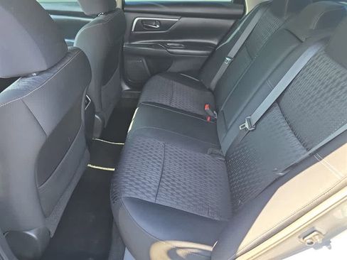 Used 2016 Nissan Altima 2.5 SV w/ Convenience Package FWD image 16