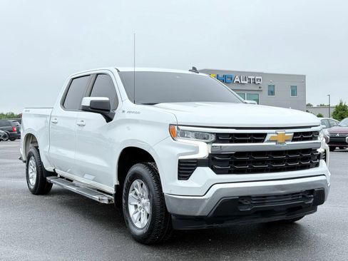 Used 2022 Chevrolet Silverado 1500 LT AWD/4WD image 7