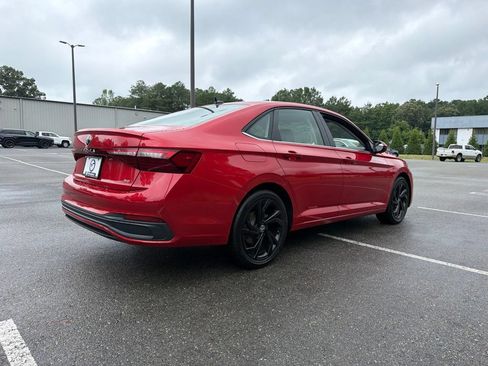 Used 2025 Volkswagen Jetta SE w/ Sunroof Package FWD image 9