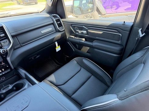 New 2026 RAM 1500 Laramie w/ Sport Appearance Package AWD/4WD image 17