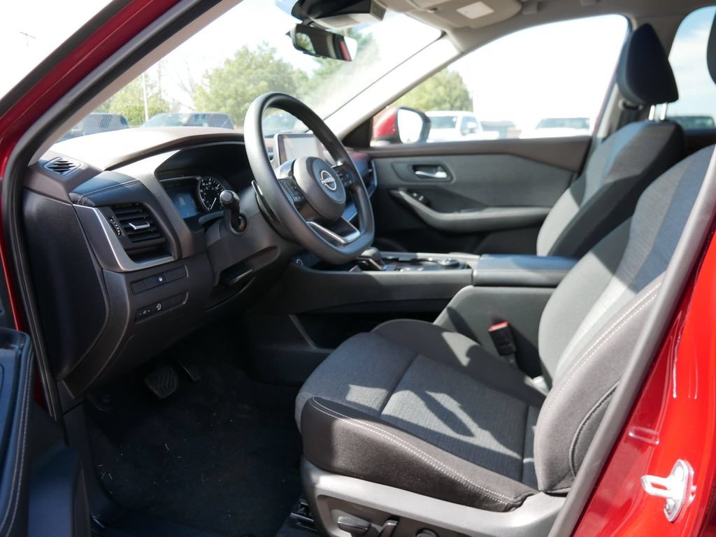 Used 2023 Nissan Rogue SV AWD/4WD image 9