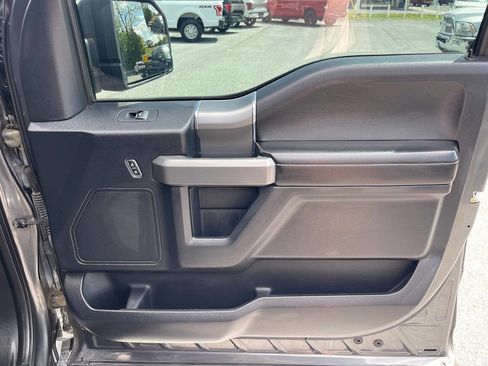 Used 2016 Ford F150 XLT w/ Equipment Group 302A Luxury image 38