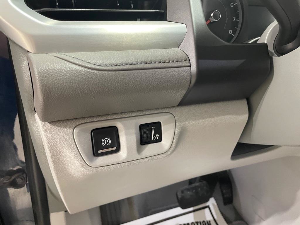 Used 2017 GMC Acadia SLE w/ Driver Alert Package I AWD/4WD image 30