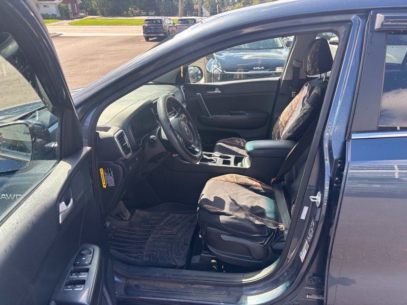 Used 2018 Kia Sportage LX AWD/4WD image 9