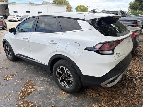 Certified 2024 Kia Sportage LX image 5