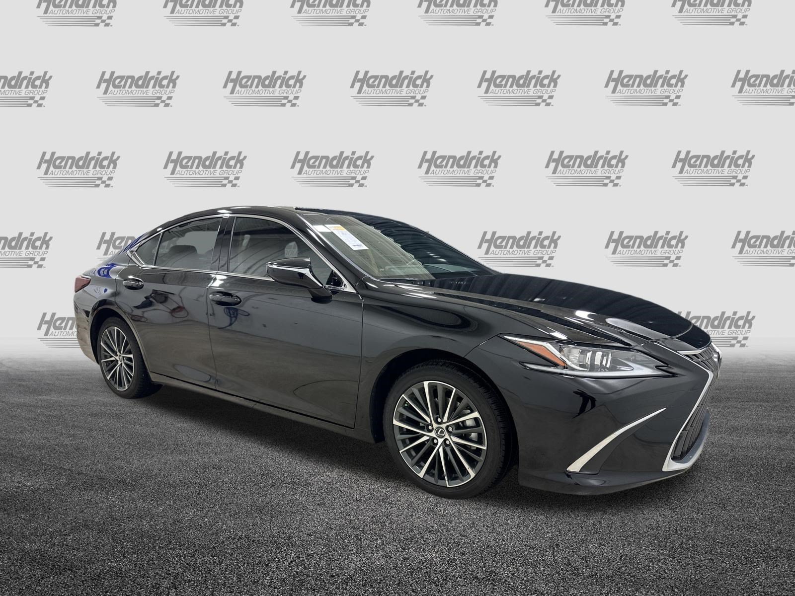 Used 2025 Lexus ES 350 w/ Premium Package FWD image 2