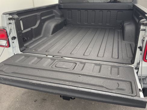 Certified 2022 Jeep Gladiator Sport image 10
