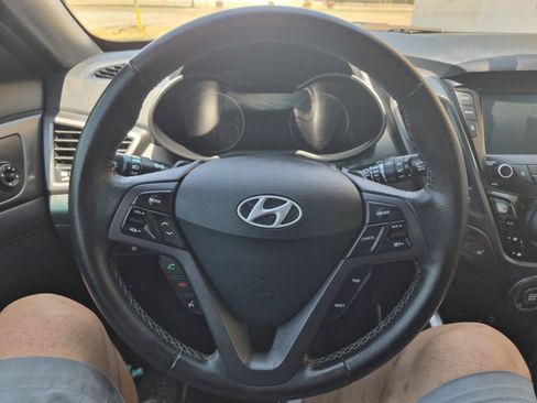 Used 2016 Hyundai Veloster Turbo w/ Option Group 04 FWD image 9