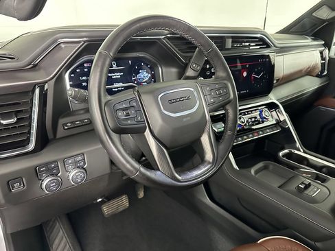 Used 2025 GMC Sierra 2500 Denali Ultimate AWD/4WD image 11