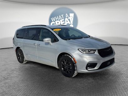 Certified 2022 Chrysler Pacifica Touring-L w/ S Appearance Package