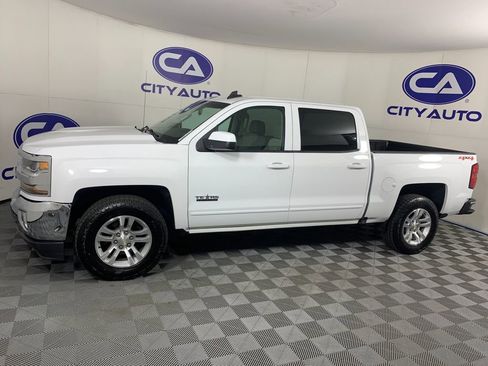 Used 2018 Chevrolet Silverado 1500 LT w/ Texas Edition image 6