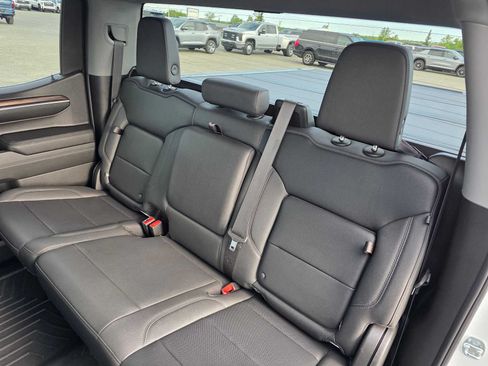 Used 2023 GMC Sierra 1500 SLT w/ SLT Premium Package AWD/4WD image 17