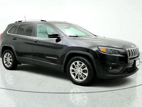 Used 2021 Jeep Cherokee Latitude Plus FWD image 3