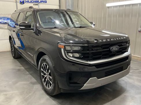Used 2025 Ford Expedition Max Platinum AWD/4WD image 1