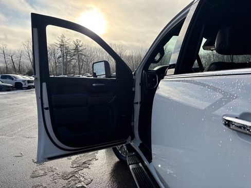 Used 2023 Chevrolet Silverado 2500 High Country image 21