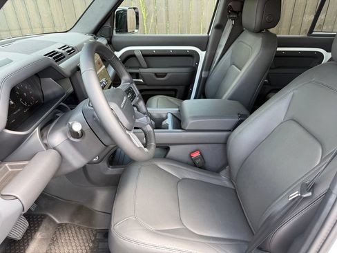 New 2026 Land Rover Defender 110 S AWD/4WD image 11