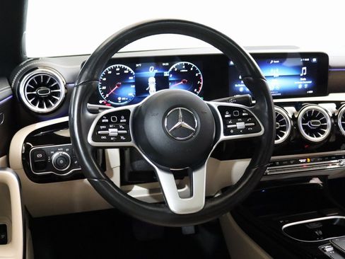 Used 2022 Mercedes-Benz CLA 250 4MATIC image 11