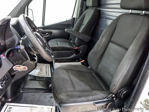 Used 2020 Mercedes-Benz Sprinter 2500 w/ Driver Convenience Package image 7
