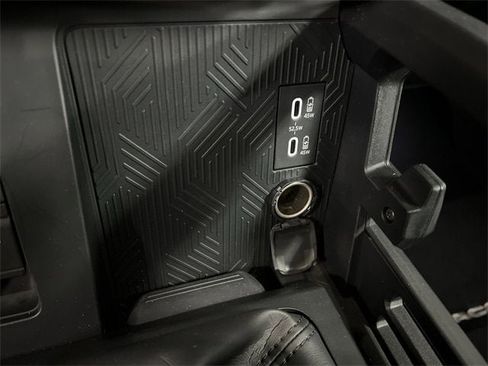 Used 2025 Toyota Tacoma TRD Off-Road image 33