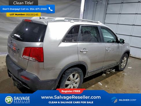 Used 2013 Kia Sorento LX w/ Convenience Pkg image 4