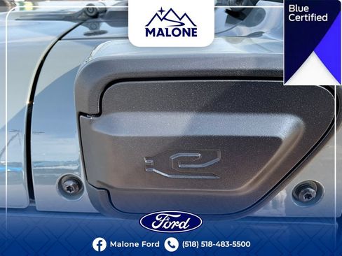 Used 2024 Jeep Wrangler Unlimited Sahara AWD/4WD image 17