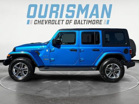 Used 2022 Jeep Wrangler Unlimited Sahara w/ Cold Weather Group AWD/4WD image 3
