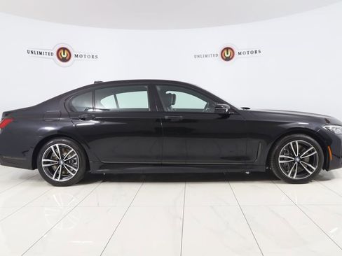 Used 2022 BMW 750i xDrive w/ M Sport Package image 2