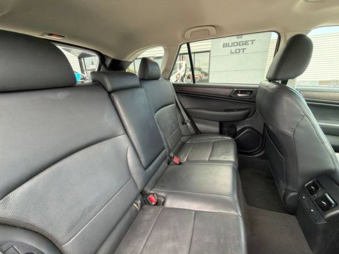 Used 2016 Subaru Outback 2.5i Limited AWD/4WD image 13