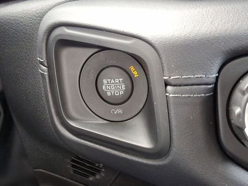 Used 2025 Jeep Wrangler Unlimited Sahara w/ Safety Group AWD/4WD image 22