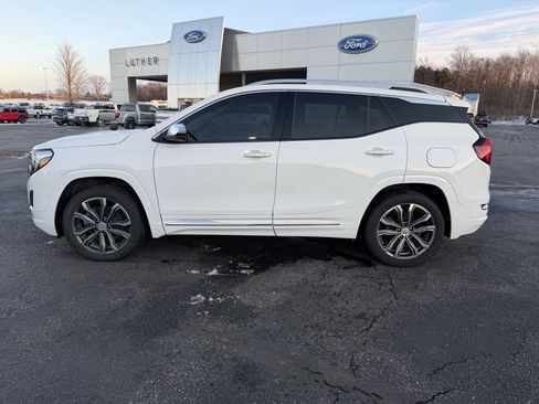 Used 2020 GMC Terrain Denali w/ Denali Premium Package image 2
