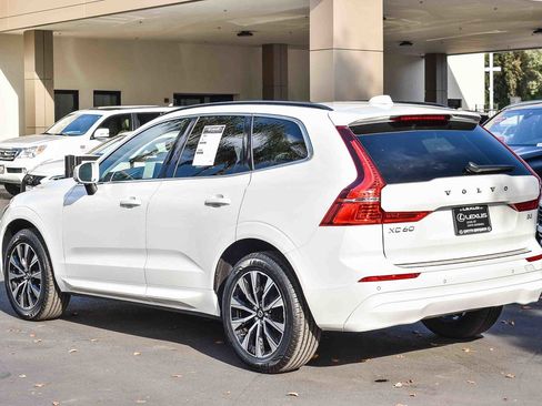 Used 2023 Volvo XC60 B5 Core w/ Climate Package image 4