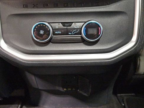 Certified 2025 Ford Expedition Max Active AWD/4WD image 28