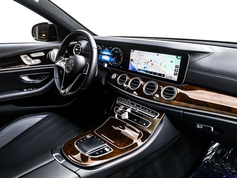 Certified 2022 Mercedes-Benz E 450 4MATIC All-Terrain Wagon image 17