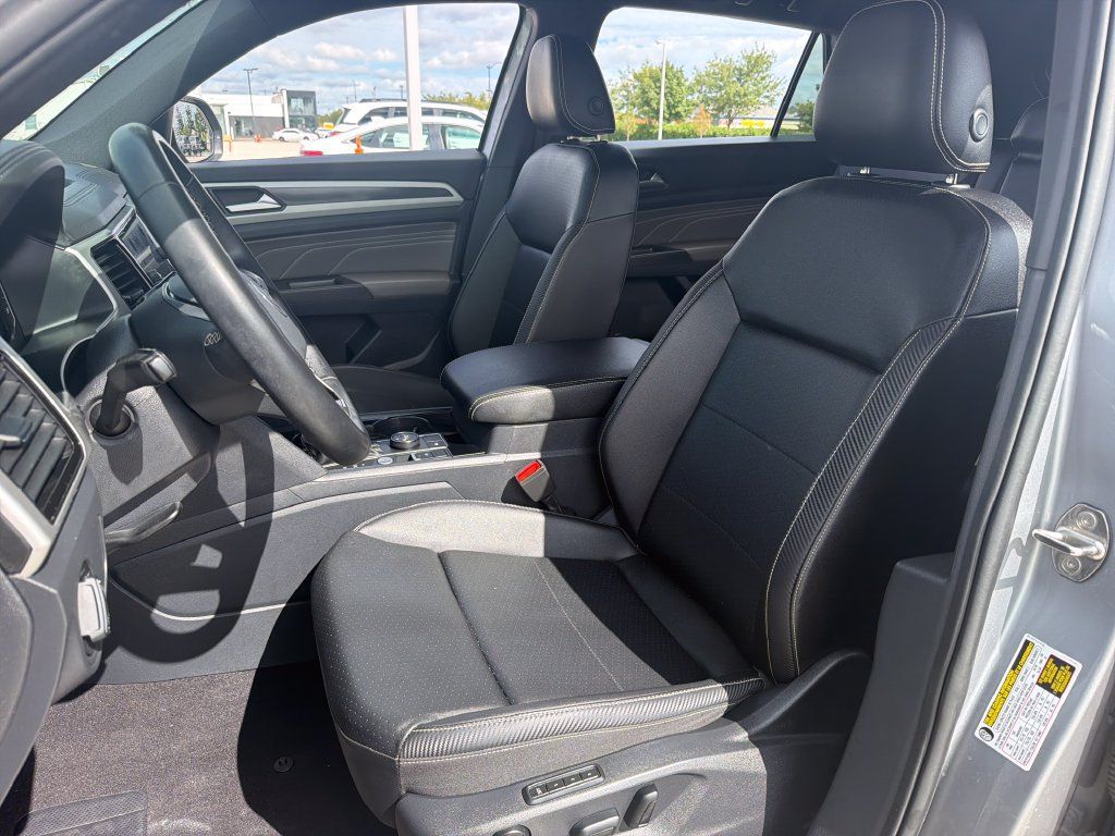 Certified 2023 Volkswagen Atlas Cross Sport SEL AWD/4WD image 7