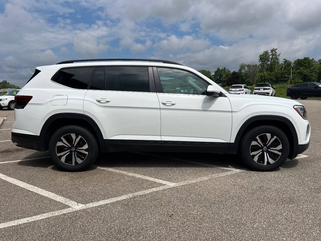 Used 2024 Volkswagen Atlas SE AWD/4WD image 8