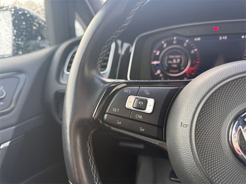 Used 2018 Volkswagen Golf R 4-Door image 21
