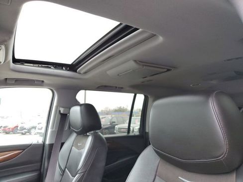 Used 2016 Cadillac Escalade ESV Luxury image 7