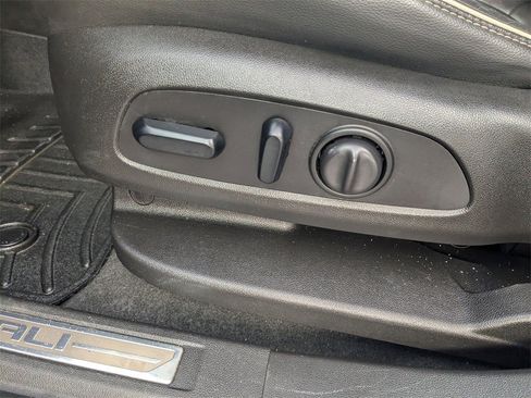 Used 2018 GMC Acadia Denali w/ Technology Package image 25