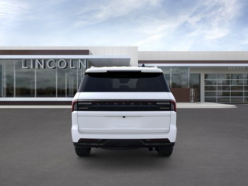 New 2026 Lincoln Navigator Reserve AWD/4WD image 5