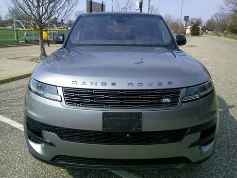 Used 2023 Land Rover Range Rover Sport SE image 21
