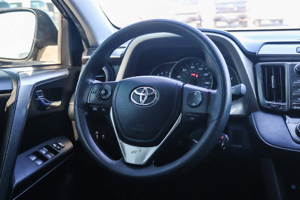 Used 2015 Toyota RAV4 XLE FWD image 14