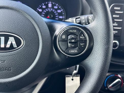 Used 2020 Kia Soul LX FWD image 30