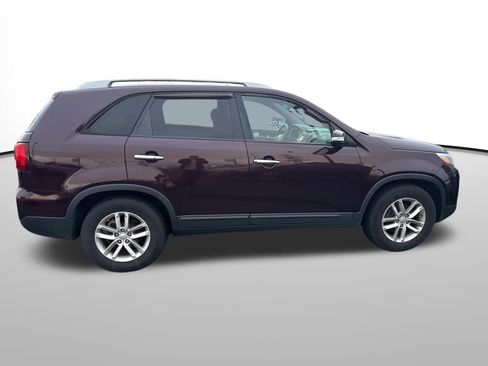 Used 2014 Kia Sorento LX image 11